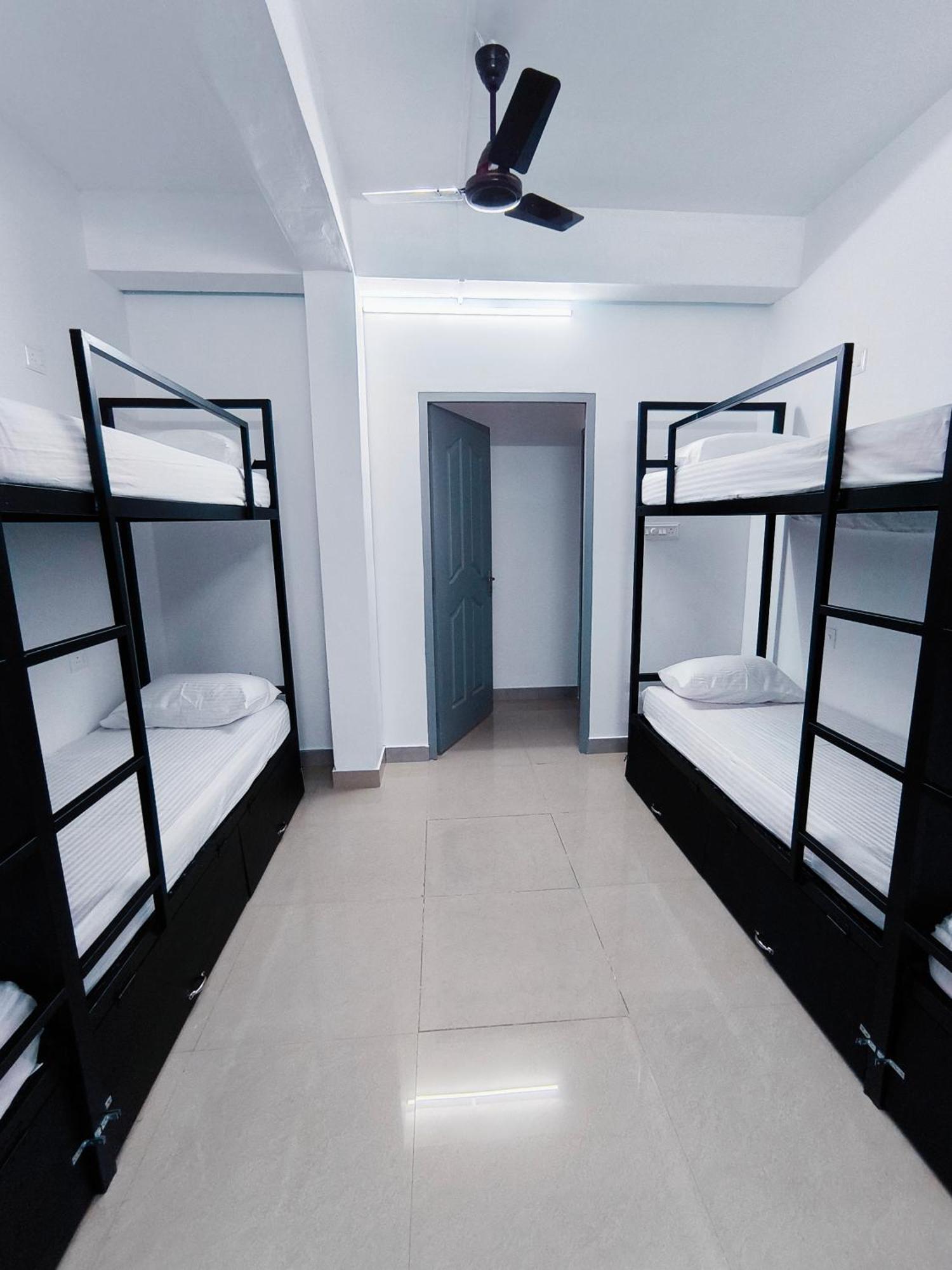 Hostel Stayzo Kochi Екстер'єр фото