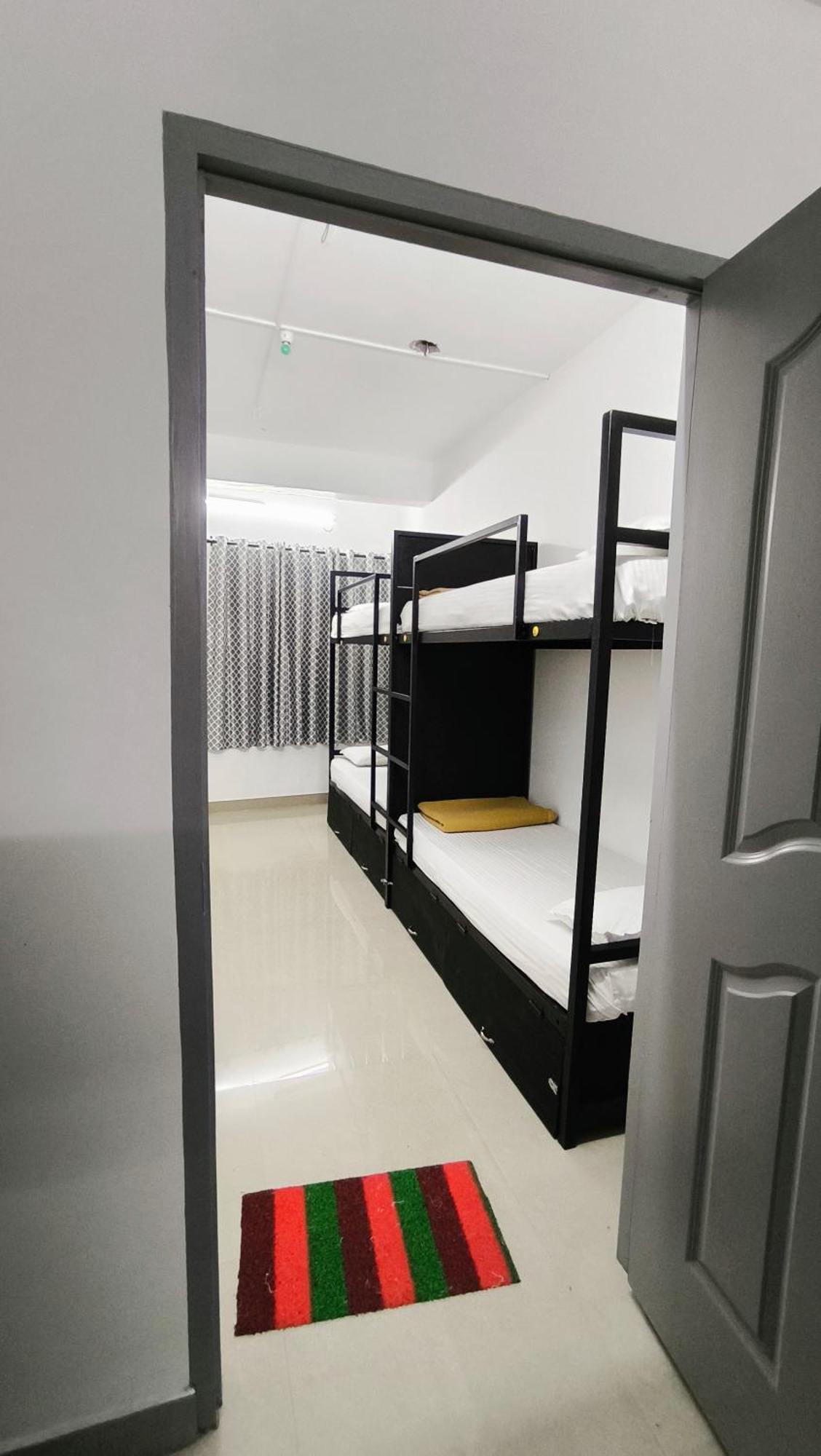 Hostel Stayzo Kochi Екстер'єр фото